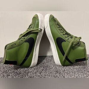 NIKE Blazer Mid 77 Asparagus